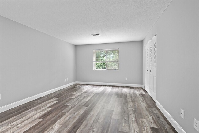 Building Photo - 181 Littleton Rd
