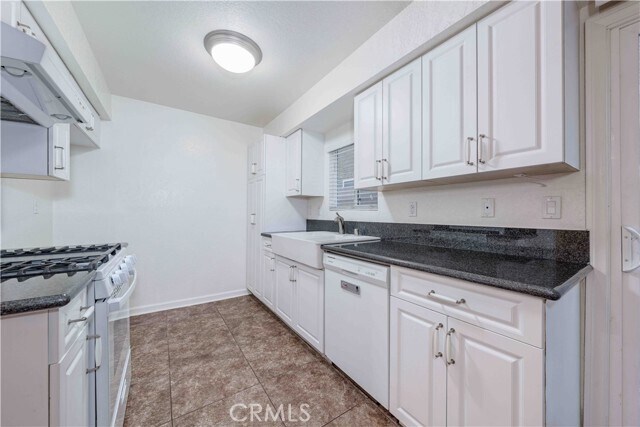 Building Photo - 208 19th St