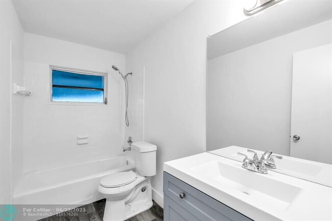Building Photo - 1351 NW 54th Ave