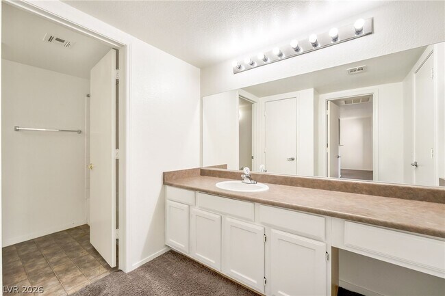 Building Photo - 45 Maleena Mesa St