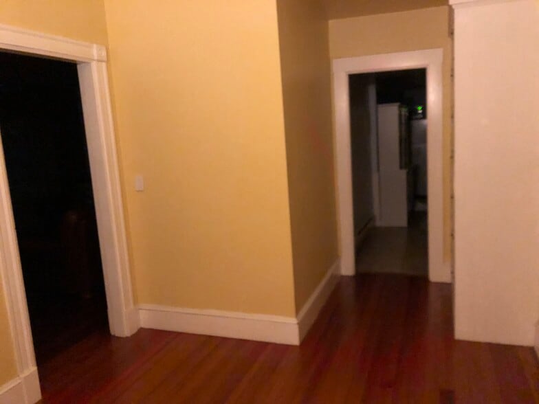 Foyer - 40 Walpole St