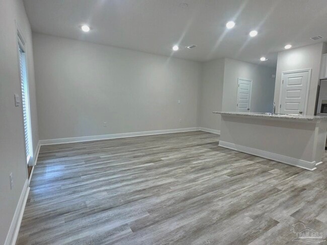 Building Photo - 1306 Leeway Dr