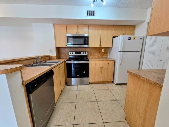 Building Photo - 2600 S University Dr