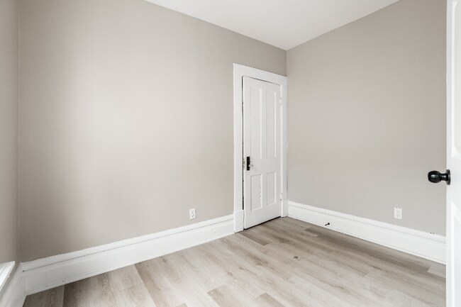 Building Photo - 163 Martin Ave