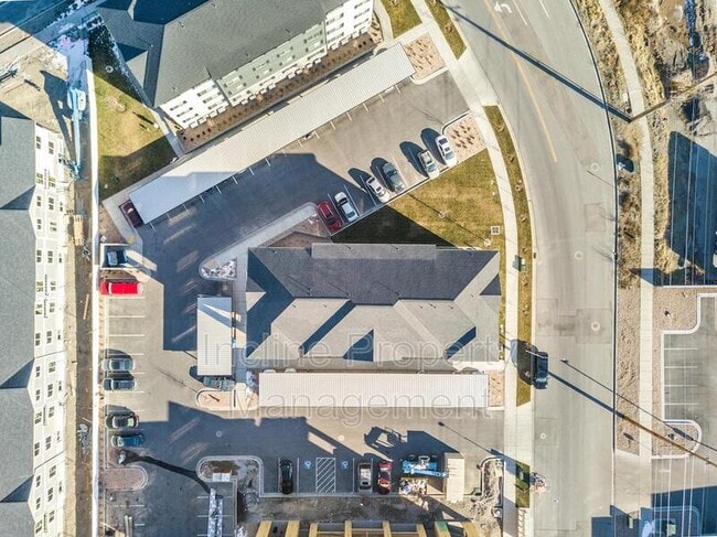 Building Photo - 184 N Lone Rock Dr