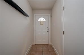 Building Photo - 8715 Meadowcroft Dr