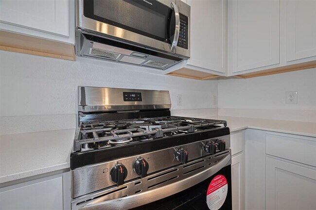 Building Photo - 5110 Sunvalley Bend Dr