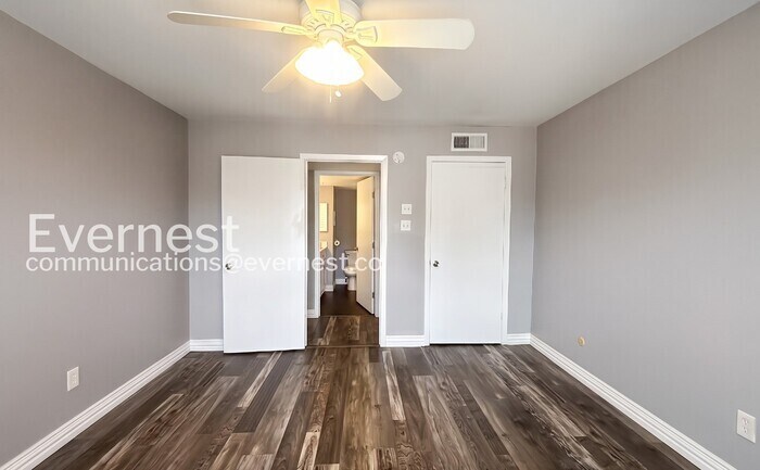 Building Photo - 8421 Hearth Dr