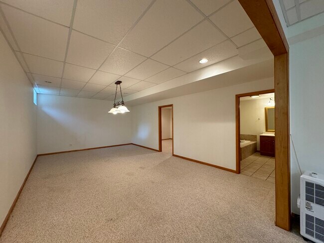 Building Photo - 106 Hidden View Dr