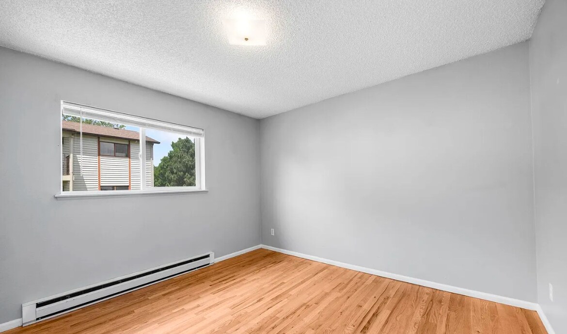 Building Photo - 1684 Riverside Ave