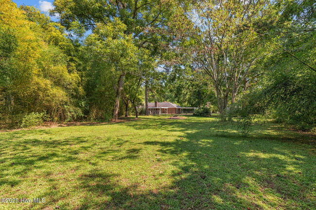 Building Photo - Beautiful 3 Bedroom, 2 Bath Home -135 Yate...