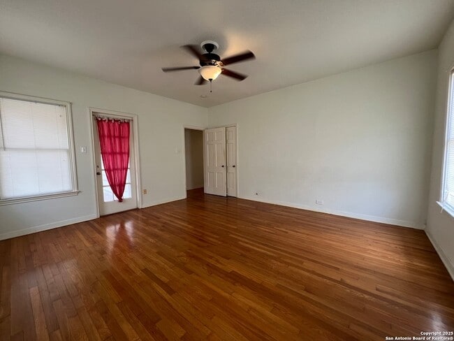 Building Photo - 249 E Lullwood Ave