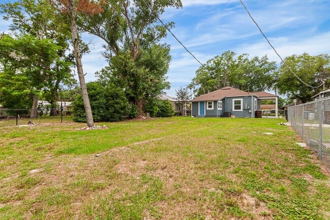 Building Photo - MULBERRY HOME FOR RENT!