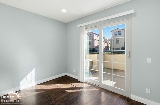 Building Photo - Beautiful 3Bdm 2.5Ba Townhome in a Prime San Marcos Location