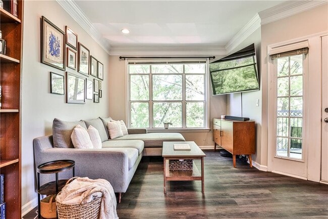 Building Photo - 955 Juniper St NE