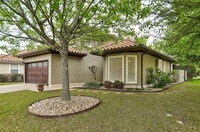 Building Photo - 30389 Ledgemont