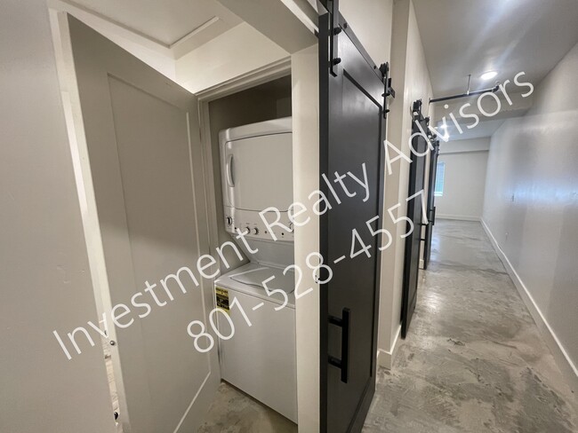 Building Photo - 1172 Graystone Way