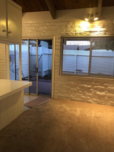 Dining room - 5104 Lakeview Ave