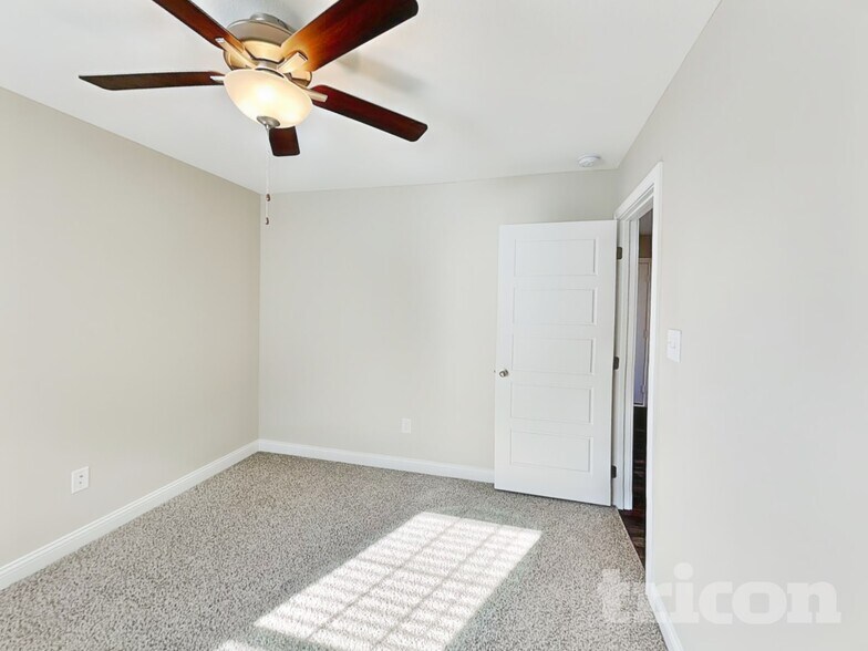 Building Photo - 1085 Dublin Dr