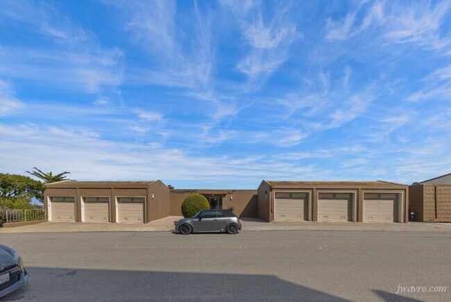 Building Photo - 160 Gardenside Dr