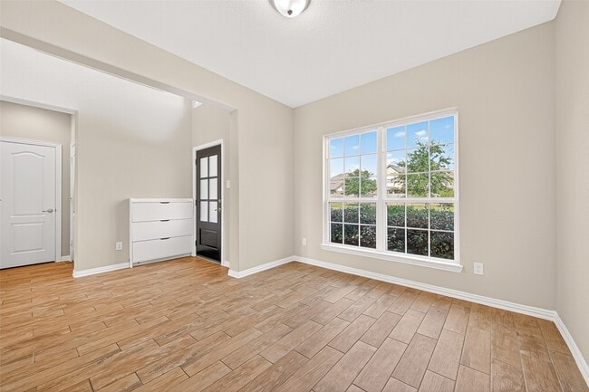 Building Photo - 9738 Willowmoor Lane