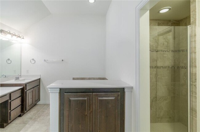 Building Photo - 425 Miracle Rose Way