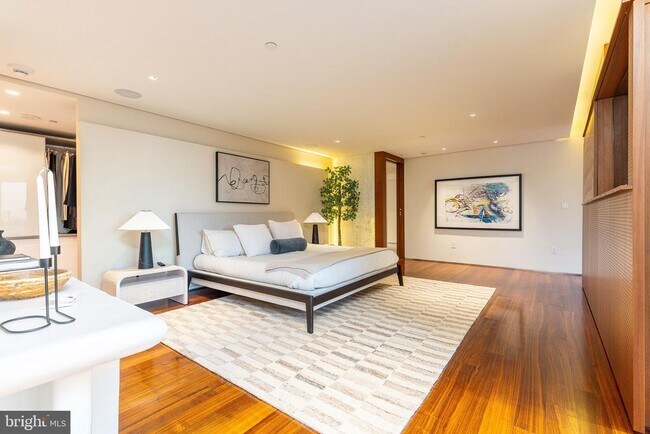 Building Photo - 210 W Rittenhouse Square