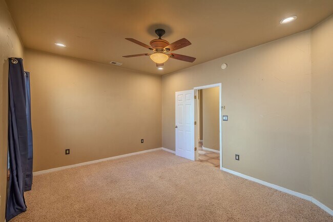 Building Photo - 111 Coker Ln