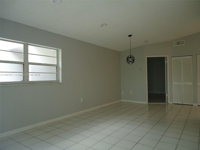 Building Photo - 7611 SW 153rd Ct