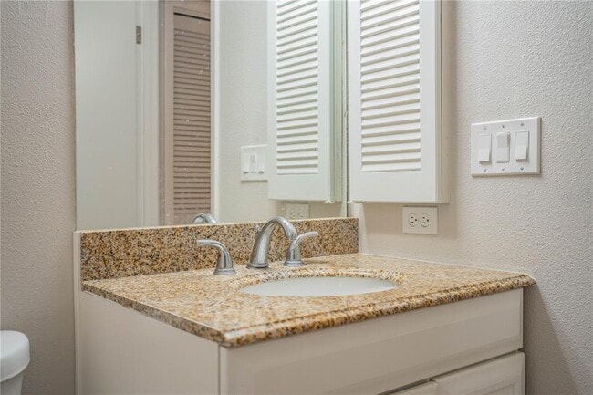 Building Photo - 4315 Creekwood Ln