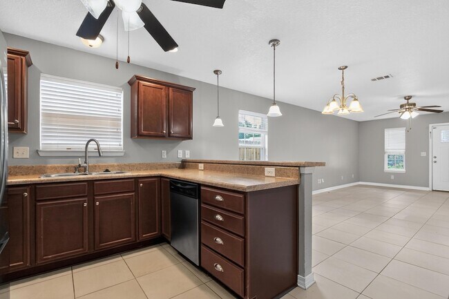 Building Photo - 451 Eisenhower Dr