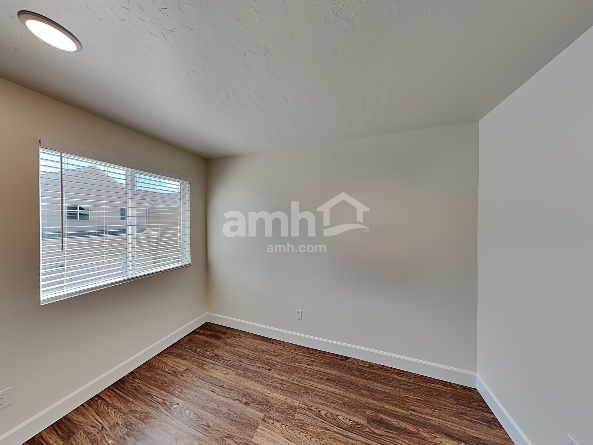 Building Photo - 6689 Mountain Maple Dr