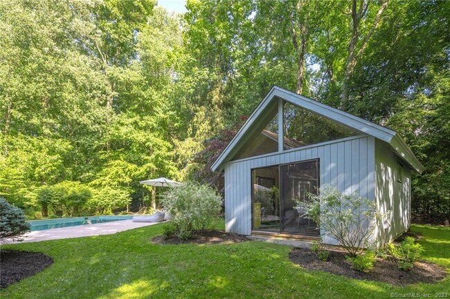 Building Photo - 33 Riverfield Dr