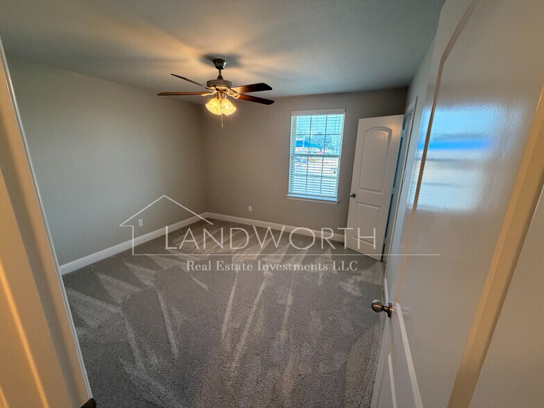 Building Photo - 4604 Angus Dr