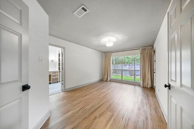 Building Photo - 31 Silver Canyon Pl