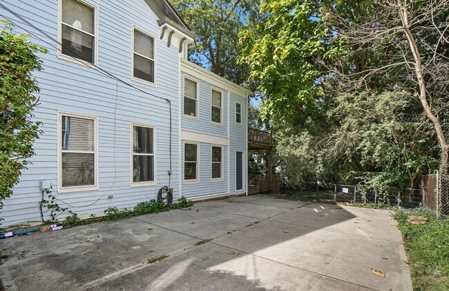 Building Photo - 407 Tusculum Ave