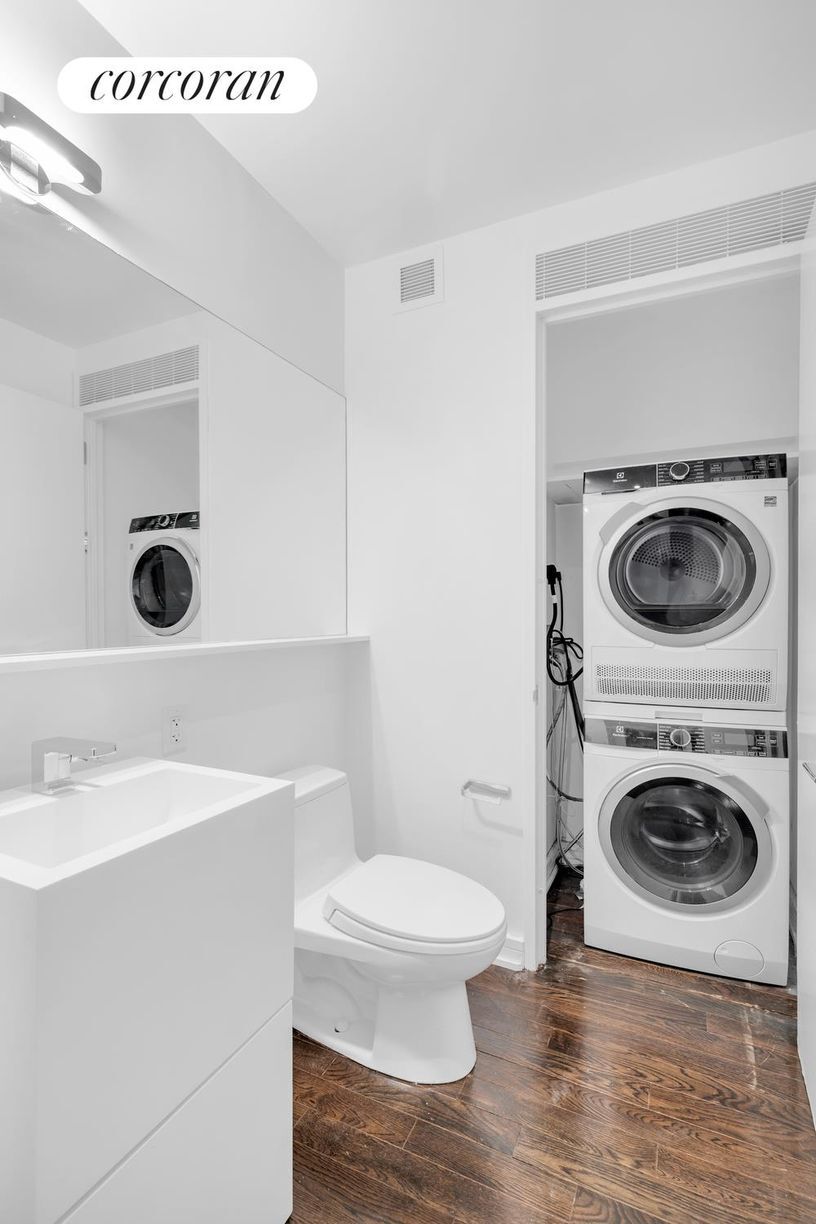 Building Photo - 101 Warren St