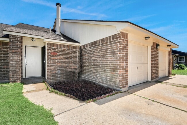 Building Photo - 16423 Monte Carlo Ln