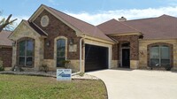 Building Photo - 220 Black Walnut Ct