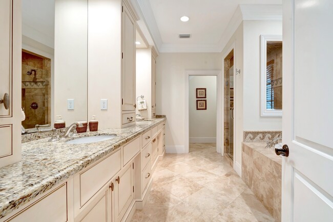 Building Photo - 1510 Ocean Dr