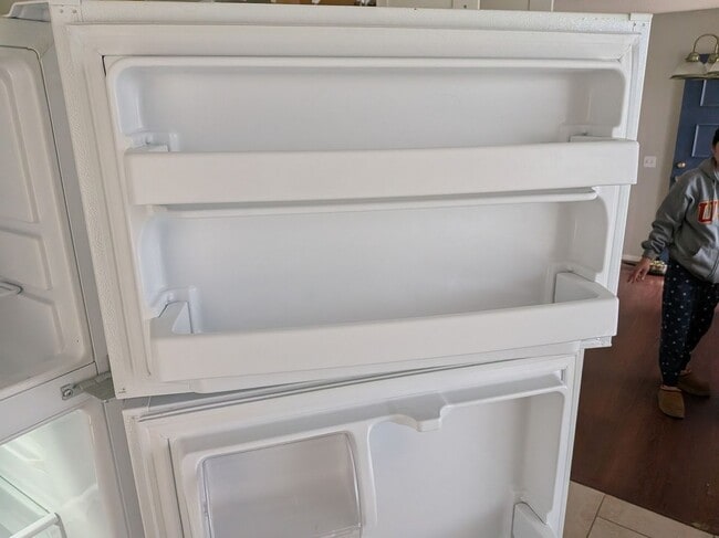 Building Photo - Mira Mesa Apartment New Salem