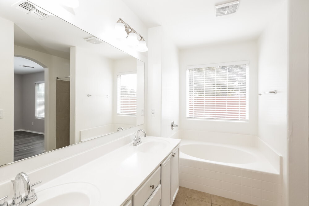 Building Photo - 3429 S 95th Dr