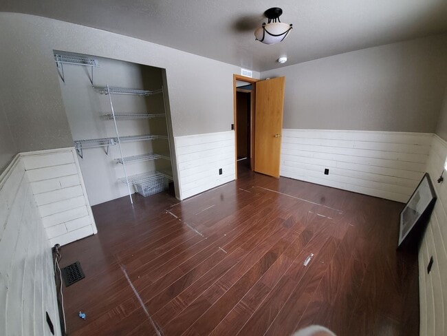 Building Photo - 3 Bedroom Home with Large Shop and Additio...