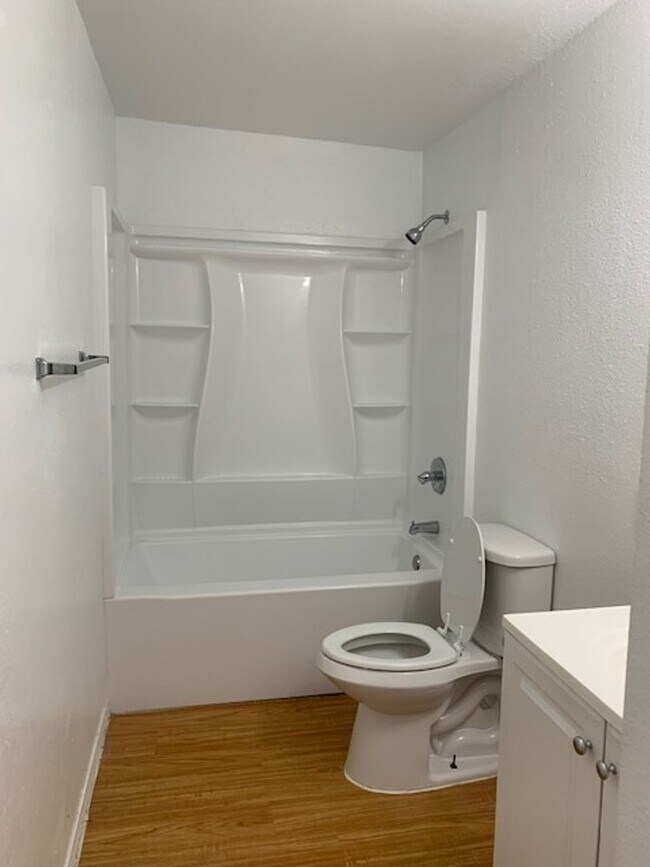 Building Photo - Two bedroom or one bedroom with office