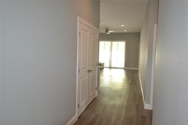 Building Photo - 281 Diogenes St