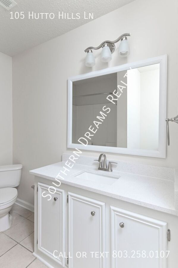 Building Photo - 105 Hutto Hill