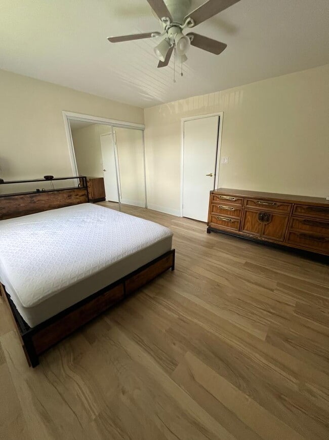 Building Photo - Fully furnished and ready to move in - Heat, Water and Internet are included - Newly renovated in...