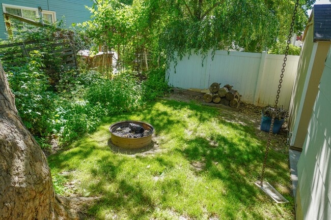 Building Photo - 5707 N Bogart Ln