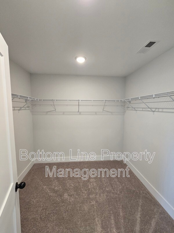 Building Photo - 111 Viburnum Rd