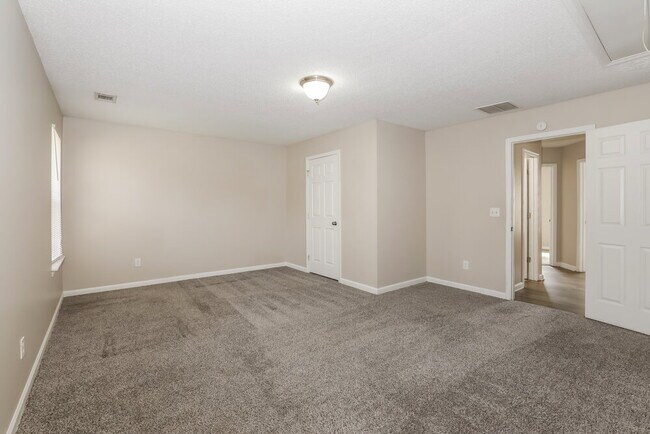 Building Photo - 10900 Hondal Ct